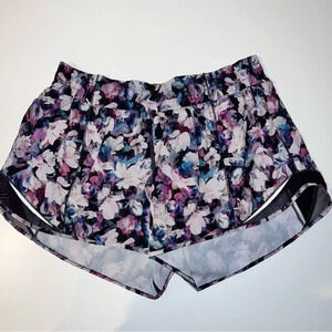 Lululemon Hotty Hot Short II  size 10